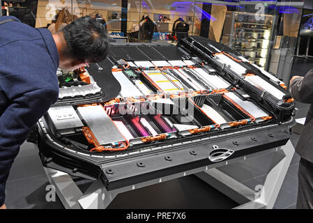 Paris, France. 02nd Oct, 2018. The battery of an electrically powered Audi e-tron is presented at the Paris International Motor Show on the 1st press day. From 02.10. to 03.10.2018 the press days will take place at the Paris Motor Show. It will then be open to the public from 04.10. to 14. October. Credit: Uli Deck/dpa/Alamy Live News Stock Photo