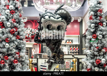 ORLANDO, FLORIDA, USA - DECEMBER, 2017: Famous Betty Boop Cartoon Character in a shop Window Display Christmas decorated at Universal Studios Florida Stock Photo