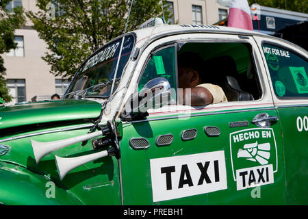 Vintage 1970's Volkswagen Beetle taxi (VW bug taxi) - USA Stock Photo