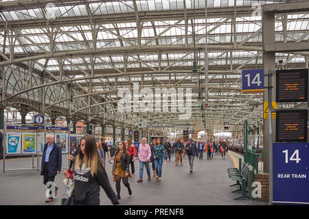 Passengers arriving at Glasgow Central Station, Central Scotland, UK Stock Photo