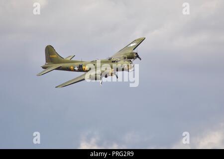 Boeing B-17G Flying Fortress, 'Sally B' fly at the IWM Duxford Battle of Britain airshow on the 23 September 2018 Stock Photo