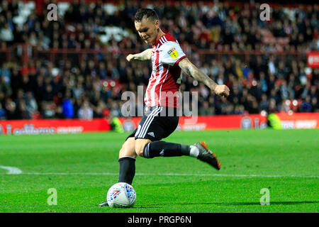 London, UK. 2nd October, 2018. Josh McEachran of Brentford in action. EFL Skybet championship match, Brentford v Birmingham City at Griffin Park stadium in London on Tuesday 2nd October 2018.  this image may only be used for Editorial purposes. Editorial use only, license required for commercial use. No use in betting, games or a single club/league/player publications. pic by Steffan Bowen/Andrew Orchard sports photography/Alamy Live news Stock Photo