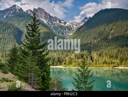 Pyramid Peak, Pinnacle Peak, Paul Bunyans Stump, North Cascades National Park, over Diablo Lake, from North Cascades Highway, Washington state, USA Stock Photo