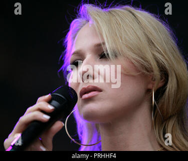 Jewel Rolnick Boca Raton Jewel performs in concert at the Mizner Park Amphitheater in Boca Raton ...
