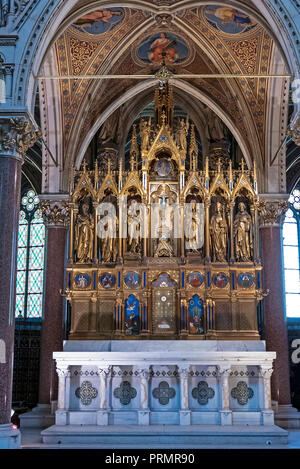 High Altar,Votivkirche, Vienna, Erected in appreciation of the failed assassination on Franz Joseph 1853. Dedicated 1879. Situated on the Ringstrasse Stock Photo