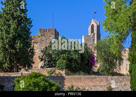 Castle of Tomar. The Knights Templar fortress which surrounds and protects the Convent of Christ or Convento de Cristo. Tomar, Portugal Stock Photo