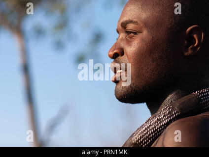 Portrait of a Himba tribe man, Cunene Province, Oncocua, Angola Stock Photo