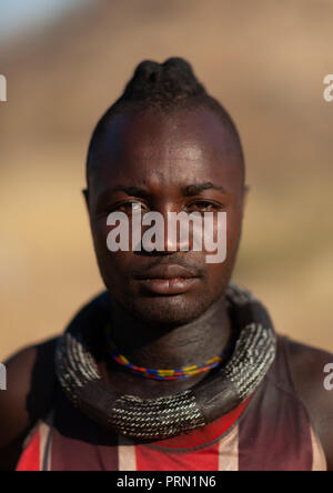 Portrait of a Himba tribe man, Cunene Province, Oncocua, Angola Stock Photo