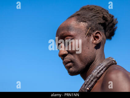 Portrait of a Himba tribe man, Cunene Province, Oncocua, Angola Stock Photo