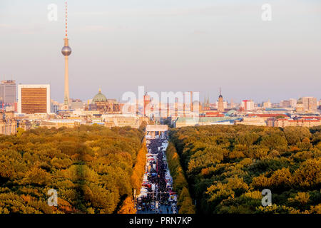 03 October 2018, Berlin: View of the Citizens' Festival for the Day of German Unity on the Street of 17 June with the Brandenburg Gate, taken from the Victory Column. The motto of the three-day festival is 'Only with you'. Photo: Christoph Soeder/dpa Stock Photo