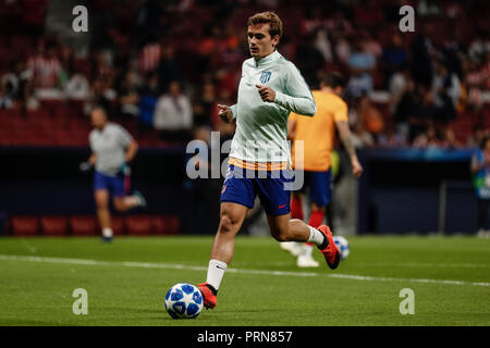 Wanda Metropolitano, Madrid, Spain. 3rd Oct, 2018. UEFA Champions League football, Atletico Madrid versus Club Brugge; Antoine Griezmann (Atletico de Madrid) Pre-match warm-up Credit: Action Plus Sports/Alamy Live News Stock Photo