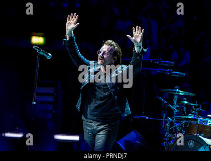 Hamburg, Germany. 03 October 2018, Hamburg: The band U2 performs during their 'THE eXPERIENCE + iNNOCENCE' tour with singer Bono in the Barclaycard Arena. Photo: Daniel Bockwoldt/dpa Credit: dpa picture alliance/Alamy Live News Stock Photo