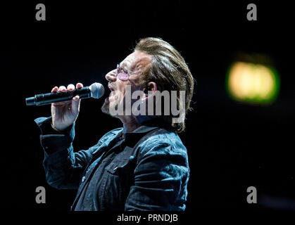 Hamburg, Germany. 03 October 2018, Hamburg: The band U2 performs during their 'THE eXPERIENCE + iNNOCENCE' tour with singer Bono in the Barclaycard Arena. Photo: Daniel Bockwoldt/dpa Credit: dpa picture alliance/Alamy Live News Stock Photo