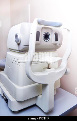 Device for diagnostic procedure in ophthalmology. Diagnostic method of examination of the cornea of the eye. Stock Photo