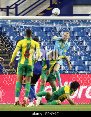 Sheffield Wednesday goalkeeper Cameron Dawson makes a save during the Sky Bet Championship match at Hillsborough, Sheffield Stock Photo