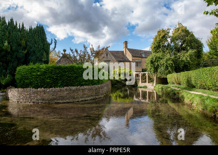 The Mill house in the early autumn. Bourton on the Water, Cotswolds, Gloucestershire, England Stock Photo