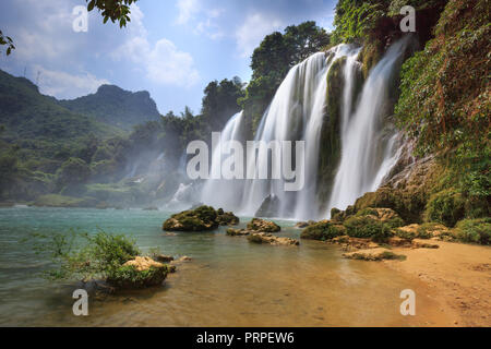 Image of Ban Gioc waterfall flows down in Cao Bang province, Vietnam Stock Photo