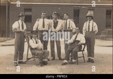 * Vintage Photograph Showing a Group of WW1 Army Soldiers Stock Photo