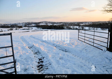 Around the UK - Snow covered fields in Winter - Top of the Lane, Chorley Stock Photo