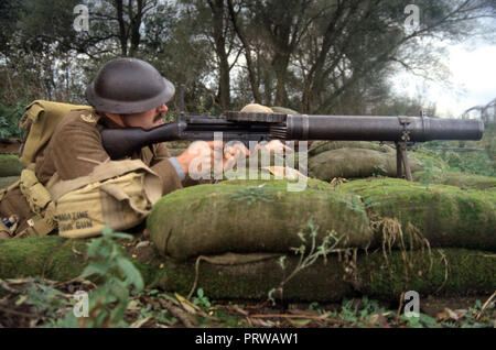 WW1 British Army Lewis Machine Gun Team At A Training Camp 1917 Stock ...