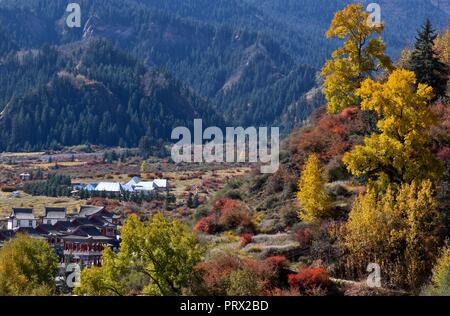 Zhangye. 4th Oct, 2018. Photo taken on Oct. 4, 2018 shows the autumn scenery of the Qilian Mountains in the Tibetan Township of Mati in Sunan Yugur Autonomous County, northwest China's Gansu Province. Credit: Wang Jiang/Xinhua/Alamy Live News Stock Photo