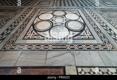 Marble floor decorated with geometrical patterns at Sultan al Ghuri Mausoleum, Cairo, Egypt Stock Photo