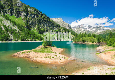 Italy Piedmont Alpe Devero Natural Park Lake of Devero with the peaks of Pizzo Crampiolo Stock Photo