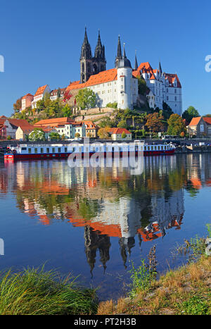 Waterfront of the city on the Elbe river with cathedral, Albrechtsburg and river cruise ship, Meissen, Elbe, Saxony, Germany Stock Photo