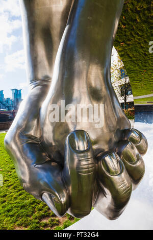 England, London, Westminster, Millbank, Riverside Walk Gardens, Sculpture titled 'Love' by Lorenzo Quinn Stock Photo