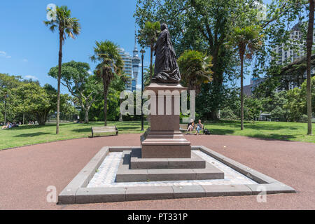 Queen Victoria statue in Albert Park, Auckland City, Auckland region, North Island, New Zealand, Stock Photo