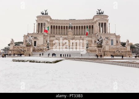 Vittoriano and Piazza Venezia during the great snowfall of Rome in 2018 Europe, Italy, Lazio, Province of Rome, Rome Stock Photo