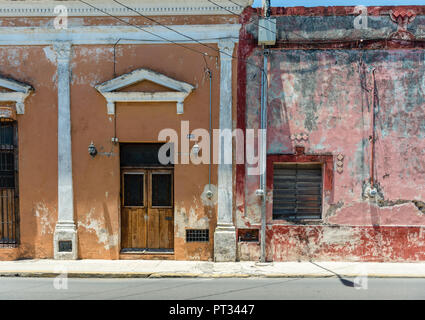 Faded colonial architecture in Merida, Mexico Stock Photo