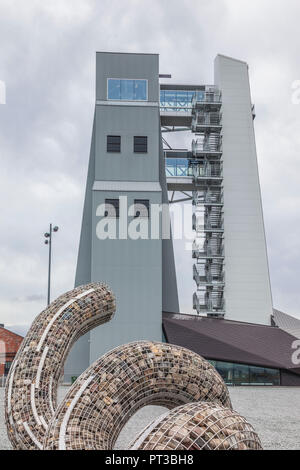 Canada, Quebec, Chaudiere-Appalaches Region, Thetford Mines, King Mine historic site, view of asbestos mine elevator Stock Photo