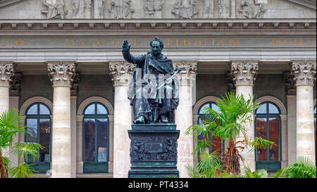 Monument to King Max I. Joseph in front of the National Theater, Max-Joseph-Platz, Munich, Upper Bavaria, Bavaria, Germany Stock Photo