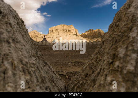 Le bandiere tibetane di preghiera Lung Ta ai monti Tien Shan Del Kazakistan  Foto stock - Alamy