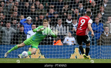 Brentford's Neal Maupay scores his side's first goal of the game from the penalty spot during the Sky Bet Championship match at Elland Road, Leeds. Stock Photo