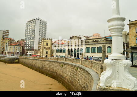 San Lorenzo Beach With Its Market Building Looking At The Sea In Gijon. Architecture, Travel, Holidays, Cities. July 31, 2018. Gijon, Asturias, Spain. Stock Photo