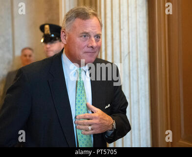 Washington, United States Of America. 05th Oct, 2018. United States Senator Richard Burr (Democrat of North Carolina) walks from the floor to the elevators outside the US Senate Chamber in the US Capitol in Washington, DC on Friday, October 5, 2018. Credit: Ron Sachs/CNP (RESTRICTION: NO New York or New Jersey Newspapers or newspapers within a 75 mile radius of New York City) | usage worldwide Credit: dpa/Alamy Live News Stock Photo