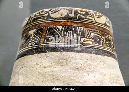 Lakeland Florida,Polk Museum of Art,interior inside,pedestal urn Ometepe Island Nicaragua ceramic,detail,FL180731210 Stock Photo