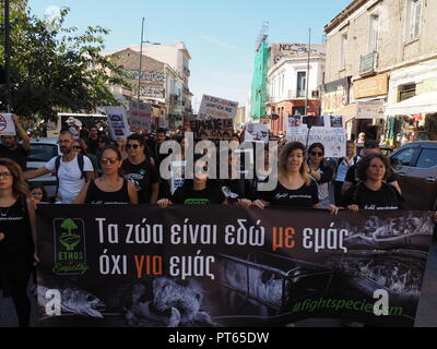 Athens, Greece. 06th Oct, 2018. Animal rights activists demonstrate in Athens against animal abuse, taking part in the Official Animal Rights March. Credit: George Panagakis/Pacific Press/Alamy Live News Stock Photo