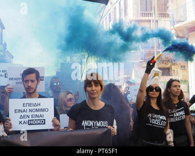 Athens, Greece. 06th Oct, 2018. Animal rights activists demonstrate in Athens against animal abuse, taking part in the Official Animal Rights March. Credit: George Panagakis/Pacific Press/Alamy Live News Stock Photo