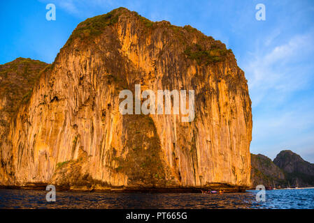 Rocks cliffs in sunset, Phi Phi Leh islands, Andaman sea, Krabi, Thailand Stock Photo