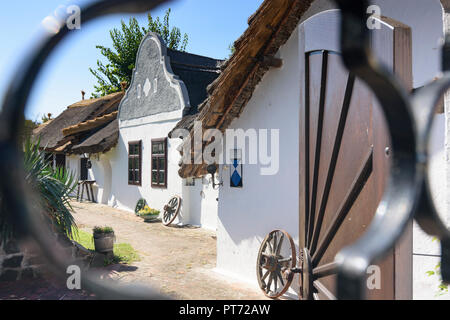 Illmitz: historic old farmhouse house in street Florianigasse 8 in Neusiedler See (Lake Neusiedl), Burgenland, Austria Stock Photo