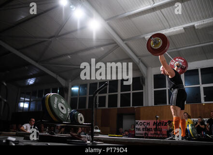 Karlsruhe Durlach, Deutschland. 06th Oct, 2018. Kevin Schweizer Durlach) in action. GES/Wrestling 1st Bundesliga: KSV Durlach - AC Mutterstadt, 06.10.2018 Sport: 1st. German Weightlifting League: SV Durlach - AC Mutterstadt, Durlach, October 6, 2018 | usage worldwide Credit: dpa/Alamy Live News Stock Photo