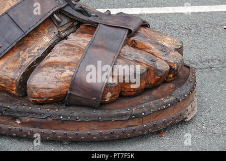Liverpool, UK. 7th October 2018. Finale to Day 3 of the Royal De Luxe Giant Spectacular, close up of the big giant's feet and sandal.Credit: Ken Biggs/Alamy Live News. Stock Photo