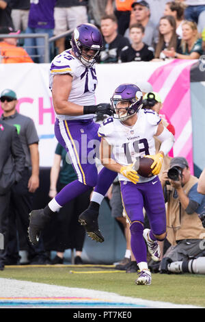 Minnesota Vikings offensive tackle Brian O'Neill (75) prepares to block ...