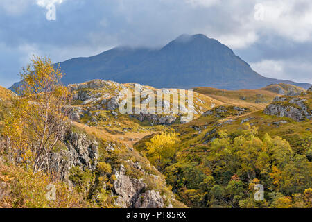 SUILVEN AND RIVER KIRKAIG SUTHERLAND SCOTLAND THE WATERFALL OR FALLS OF KIRKAIG IN AUTUMN SCENIC VIEW FROM ABOVE THE FALLS Stock Photo