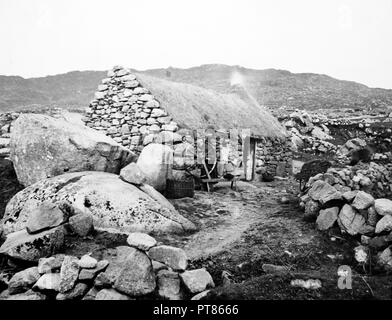 Cottage at Roundstone, West of Ireland, early 1900s Stock Photo