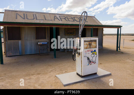 Old Nullabor Roadhouse shop is now a historical display.  Nullarbor Roadhouse, South Australia Stock Photo