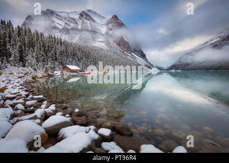 Lake Louise, named Lake of the Little Fishes by the Stoney Nakota First Nations people, is a glacial lake within Banff National Park in Alberta, Canad Stock Photo